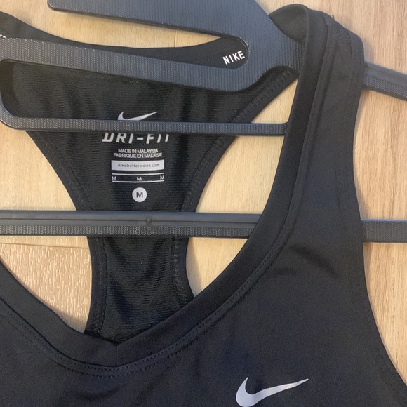 Nike Running dry fit top. Size M. Excellent condition. - Picture 2 of 4